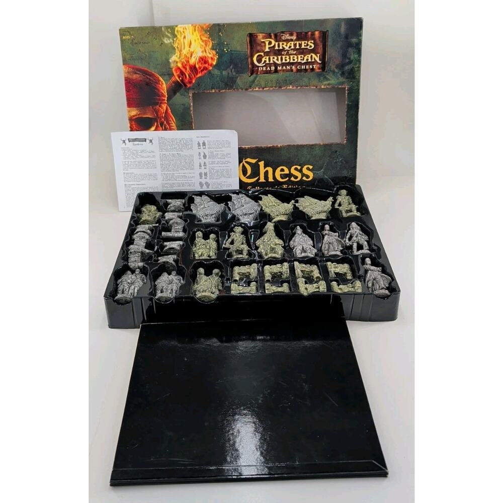 Pirates of the Caribbean Chess Set COMPLETE 2006 Dead Man's Chest Disney